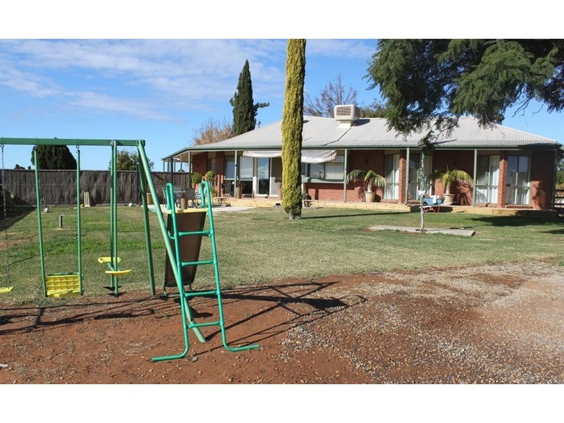 28 Ginquam  Avenue, Nichols Point VIC 3501