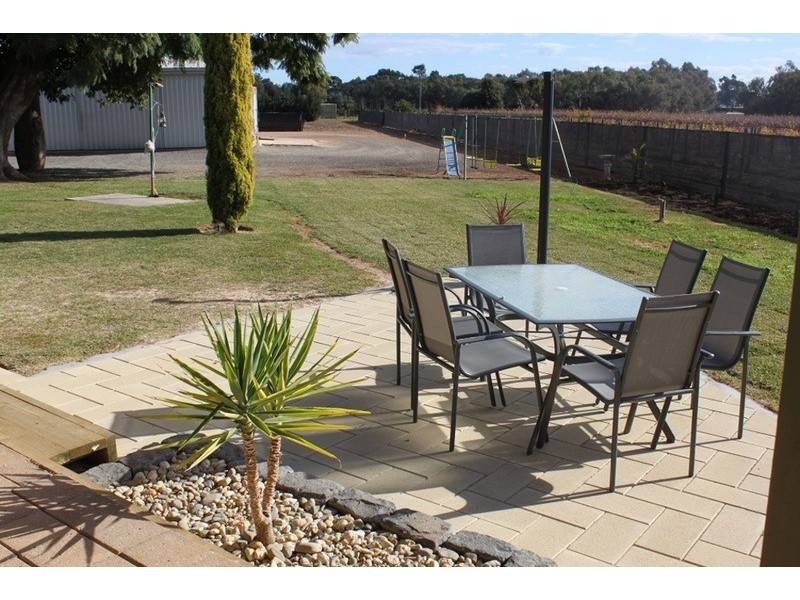 28 Ginquam  Avenue, Nichols Point VIC 3501