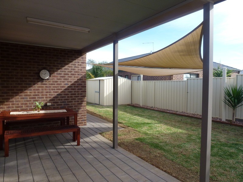 2/5 John Monash  Boulevard, Mildura VIC 3500