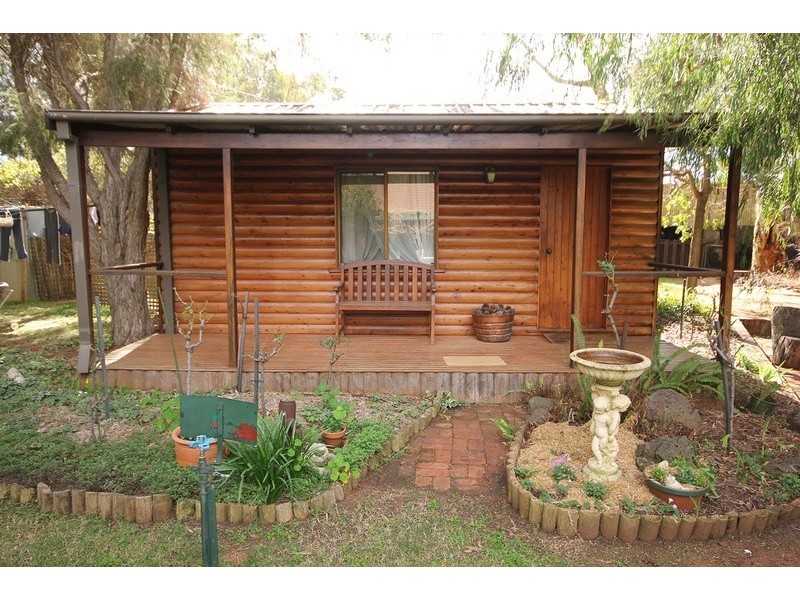 Linden Grove, Alkira Road, Yelta VIC 3505