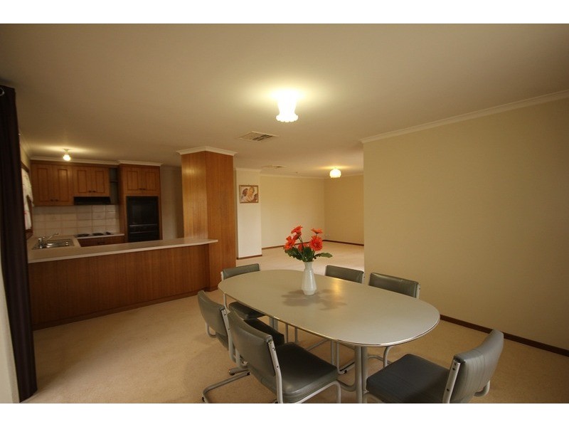 4 Rodney  Court, Mildura VIC 3500