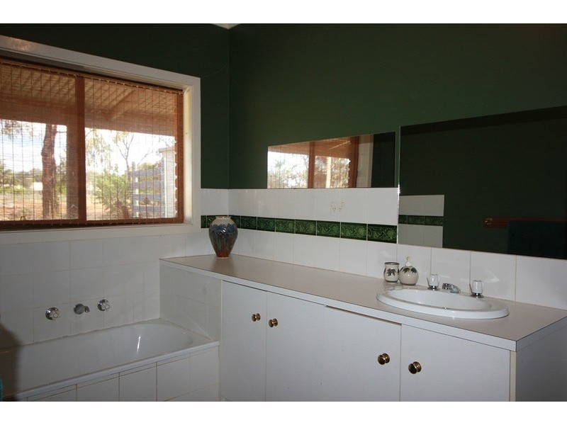 18 Laurel  Avenue, Nichols Point VIC 3501