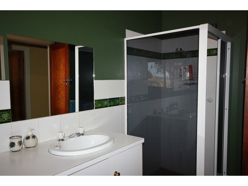 18 Laurel  Avenue, Nichols Point VIC 3501