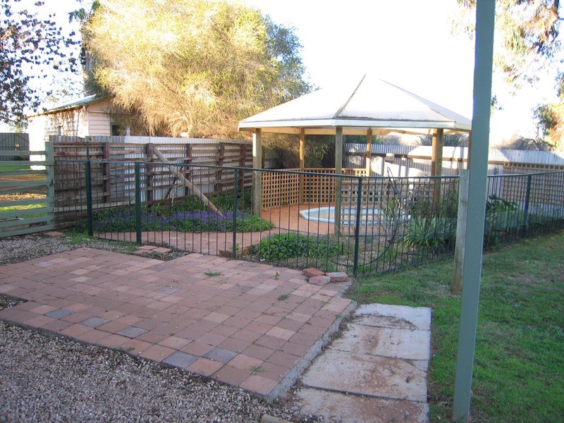 51 Charles Road, Birdwoodton VIC 3505