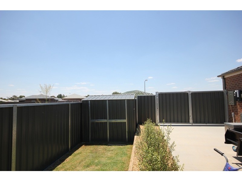 2 Cook  Drive, Red Cliffs VIC 3496