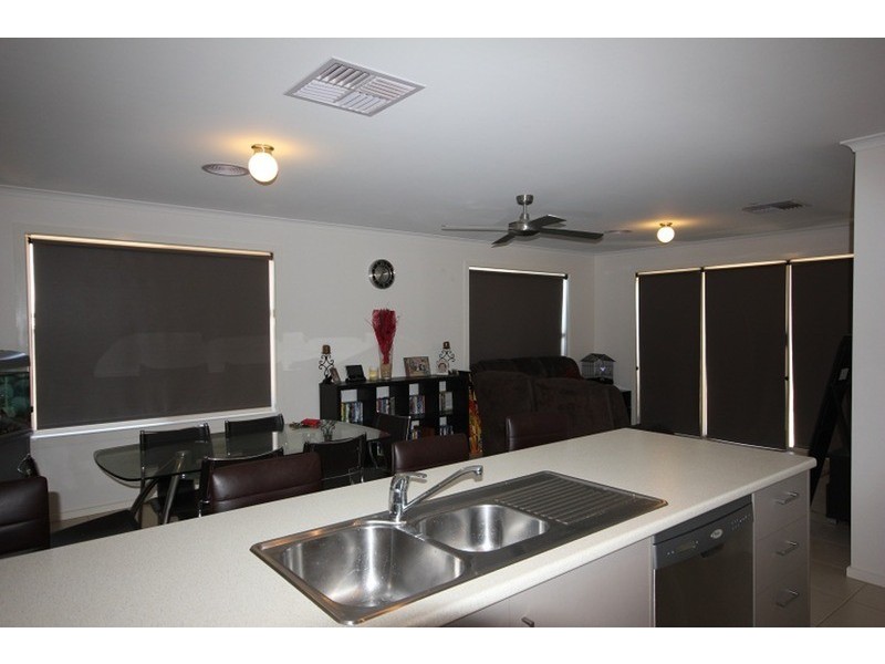2 Cook  Drive, Red Cliffs VIC 3496