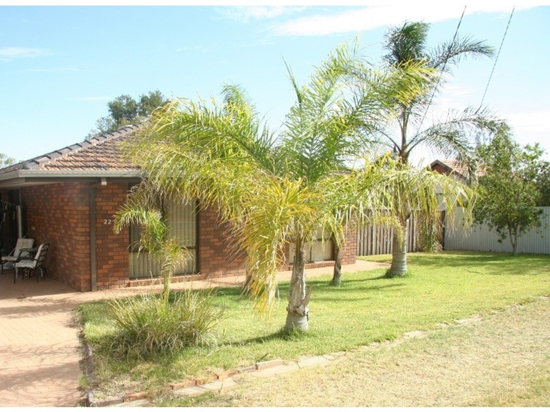 22 Latrobe  Avenue, Red Cliffs VIC 3496