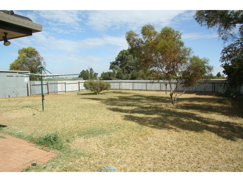 22 Latrobe  Avenue, Red Cliffs VIC 3496