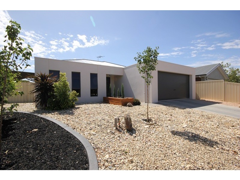 16 Barraclough Way, Mildura VIC 3500