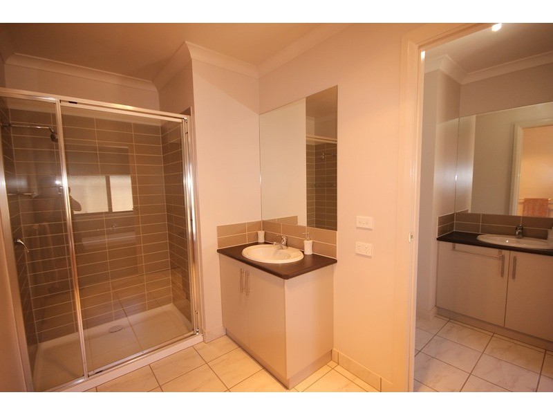 16 Barraclough Way, Mildura VIC 3500