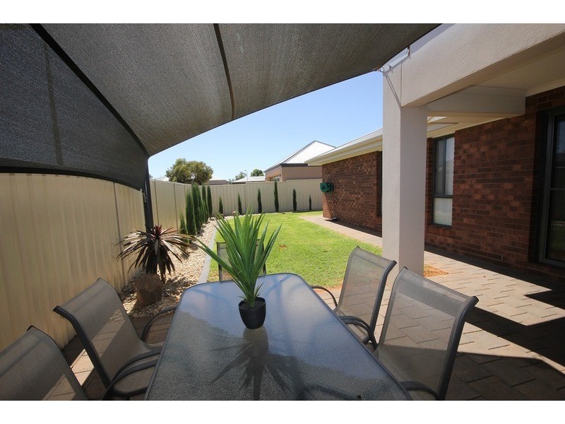 16 Barraclough Way, Mildura VIC 3500
