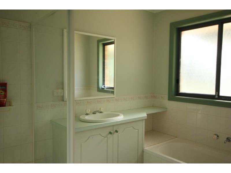 16 Pevensey Grove, Mildura VIC 3500