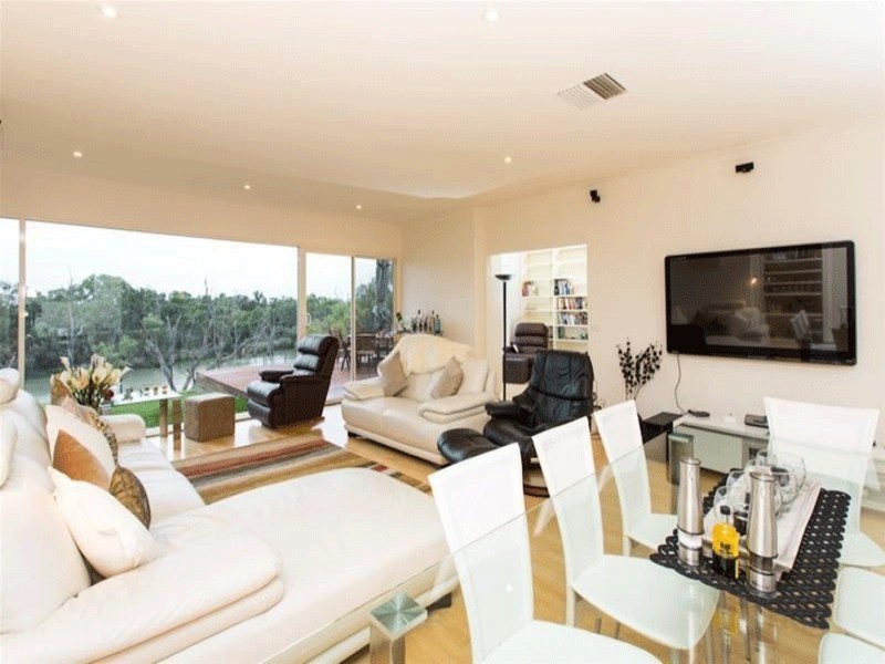 111 Adelaide Street, Gol Gol NSW 2738