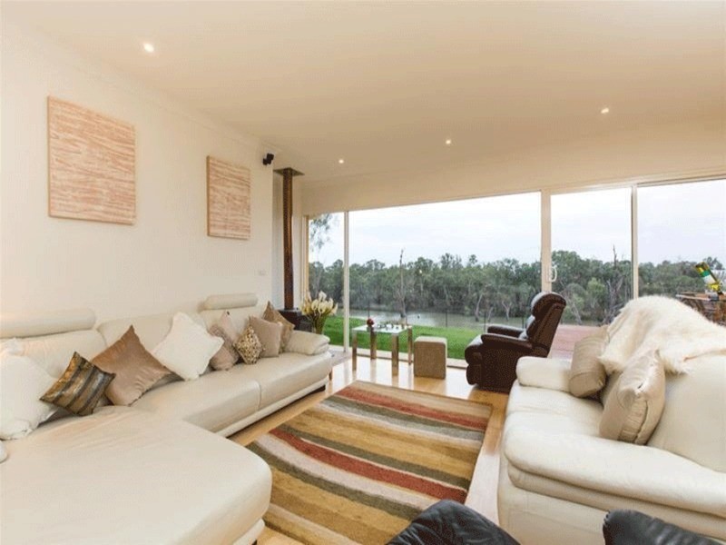 111 Adelaide Street, Gol Gol NSW 2738