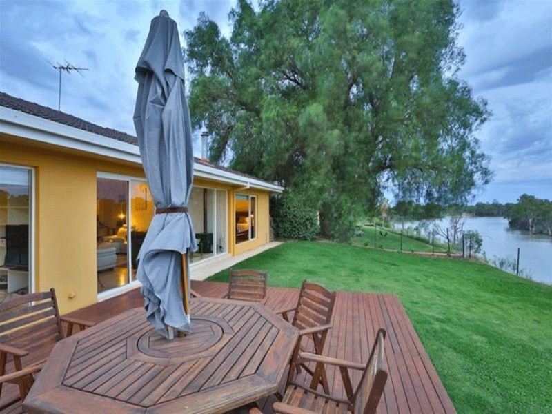 111 Adelaide Street, Gol Gol NSW 2738