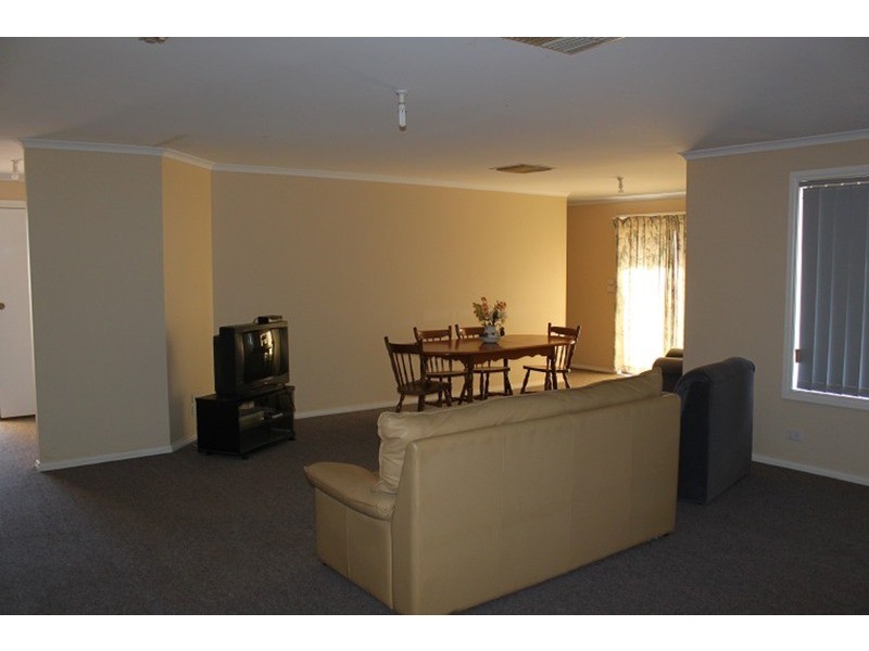 1214 Cowra  Avenue, Irymple VIC 3498