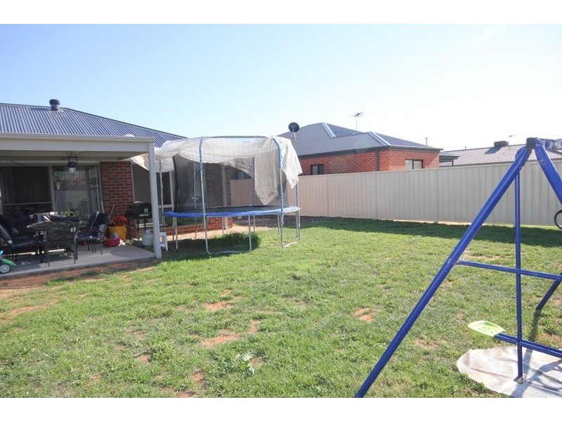 6 Tower  Gardens, Mildura VIC 3500