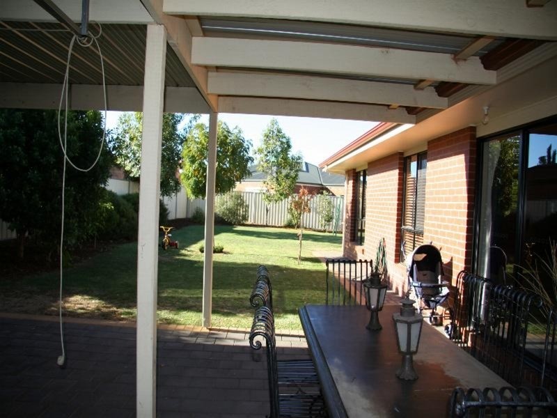 32 Belleview Drive, Irymple VIC 3498