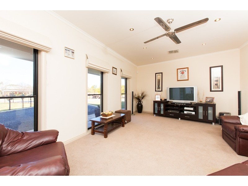 22 Cobb & Co Way, Gol Gol NSW 2738