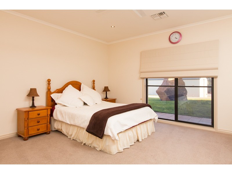 22 Cobb & Co Way, Gol Gol NSW 2738