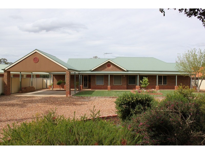 605 Cureton Avenue, Nichols Point VIC 3501