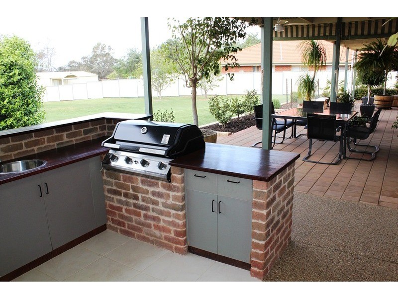 605 Cureton Avenue, Nichols Point VIC 3501