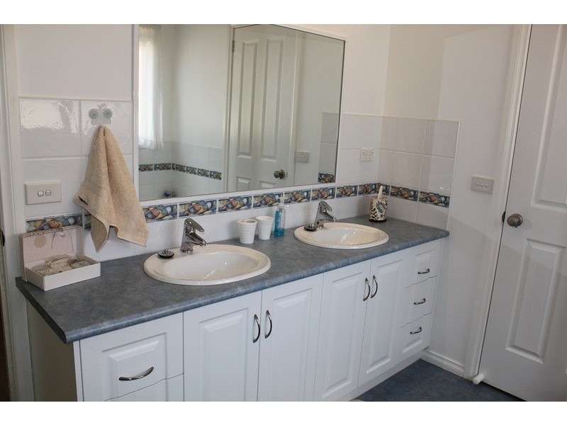 605 Cureton Avenue, Nichols Point VIC 3501