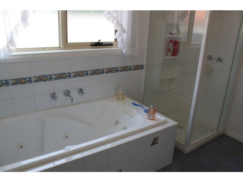 605 Cureton Avenue, Nichols Point VIC 3501