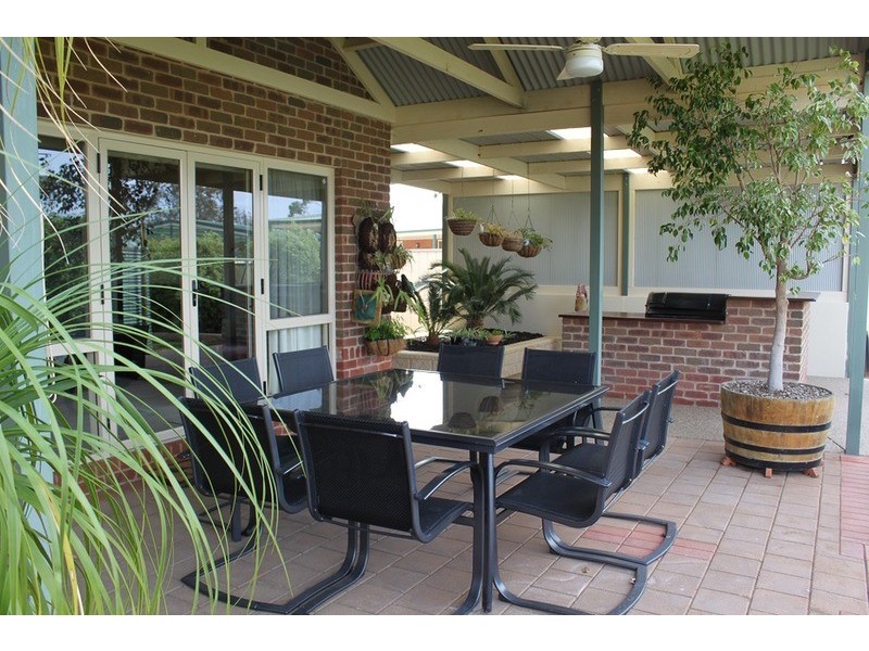 605 Cureton Avenue, Nichols Point VIC 3501