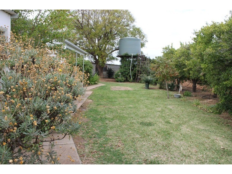 72 Poplar Road, Curlwaa NSW 2648