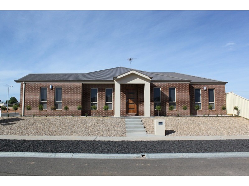 4 Lake View Court, Mildura VIC 3500