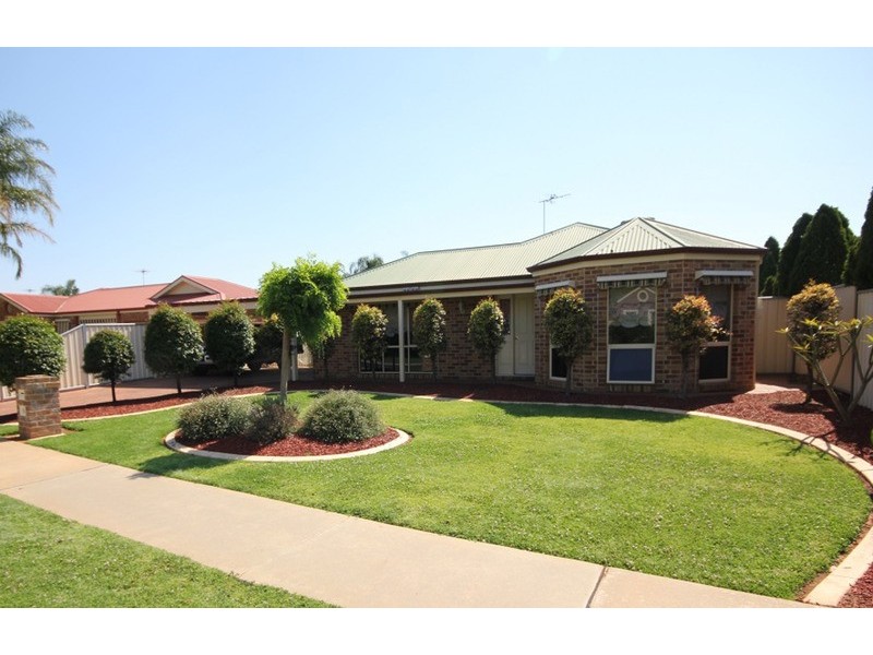 36 Belleview  Drive, Irymple VIC 3498