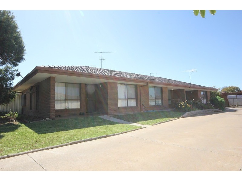 2/646 Koorlong Avenue, Irymple VIC 3498