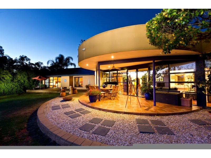 125 Sturt Highway, Gol Gol NSW 2738