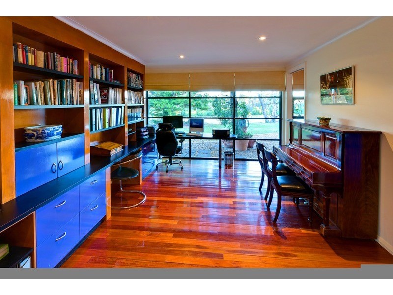 125 Sturt Highway, Gol Gol NSW 2738