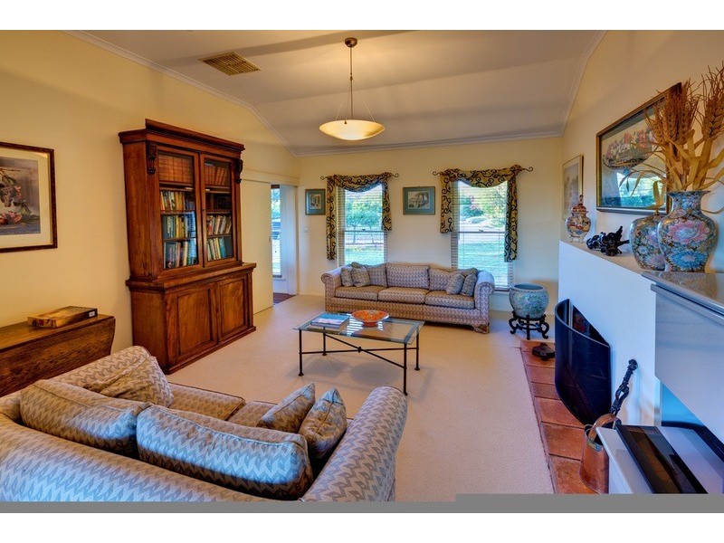 125 Sturt Highway, Gol Gol NSW 2738