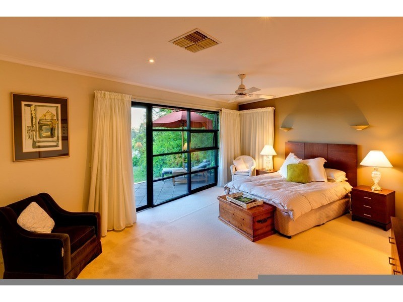 125 Sturt Highway, Gol Gol NSW 2738