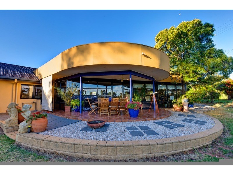 125 Sturt Highway, Gol Gol NSW 2738