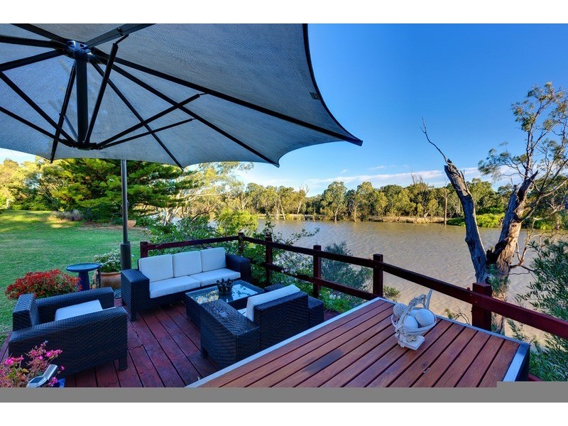 125 Sturt Highway, Gol Gol NSW 2738