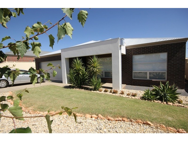 123 Wood Street, Gol Gol NSW 2738