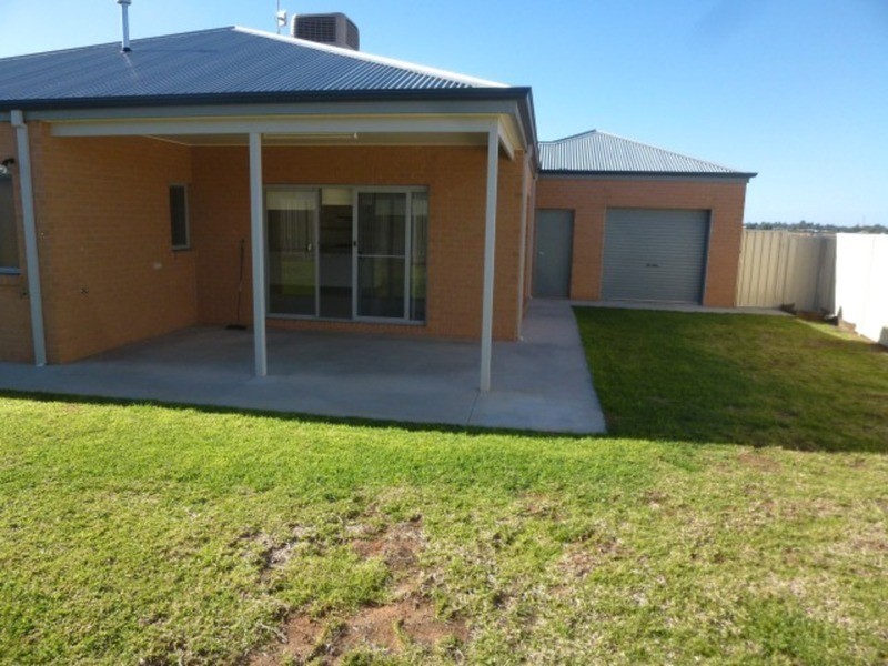 14 Renshinkan Court, Mildura VIC 3500