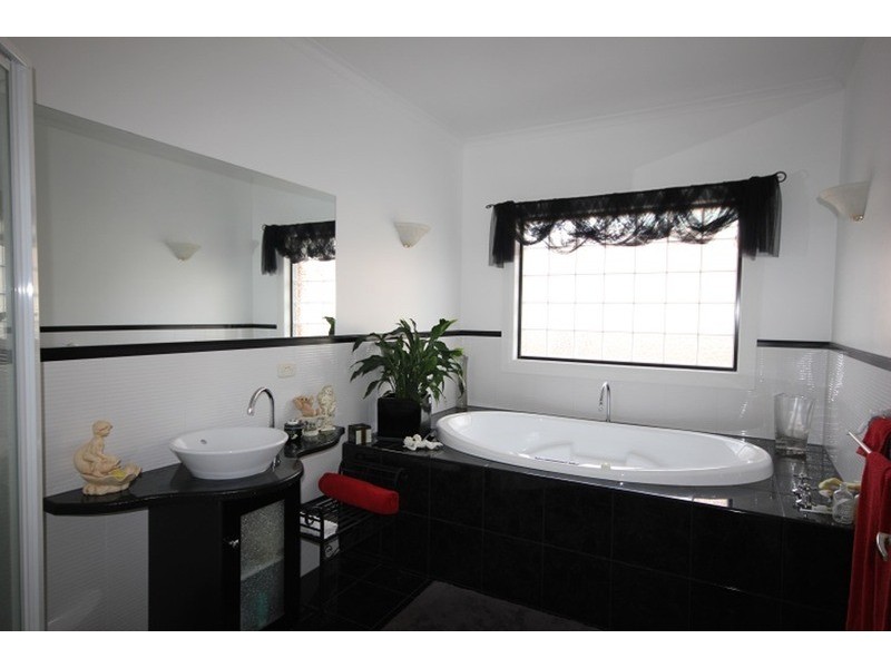 530 Deakin Avenue, Mildura VIC 3500