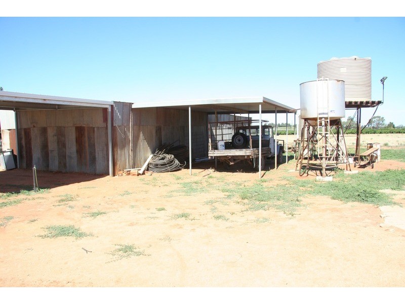 195 Kulkyne  Way, Red Cliffs VIC 3496