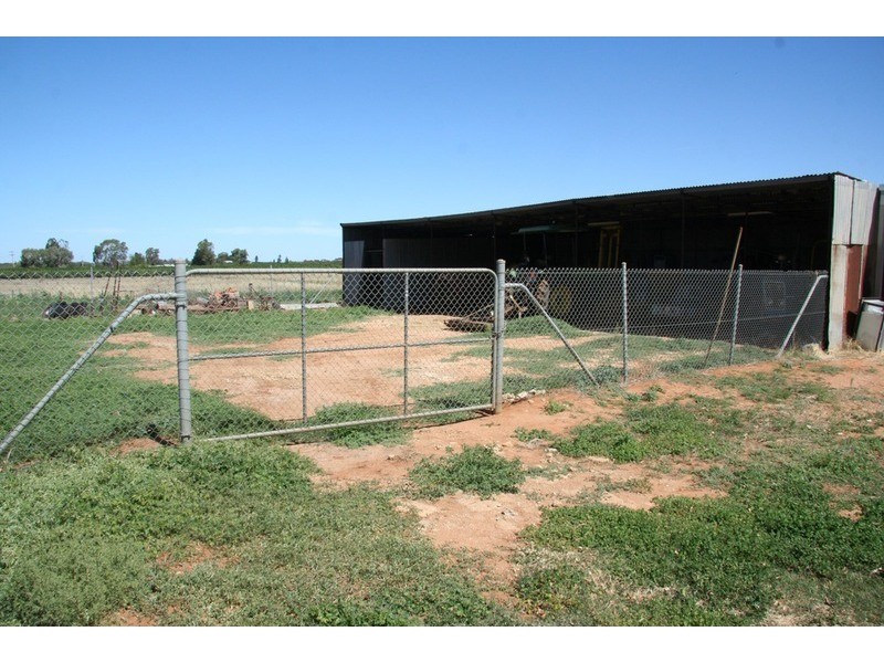 195 Kulkyne  Way, Red Cliffs VIC 3496