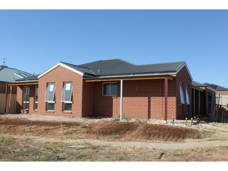 15 Renshinkan  Court, Mildura VIC 3500