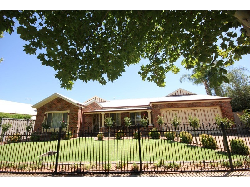 19 Planetree  Drive, Mildura VIC 3500