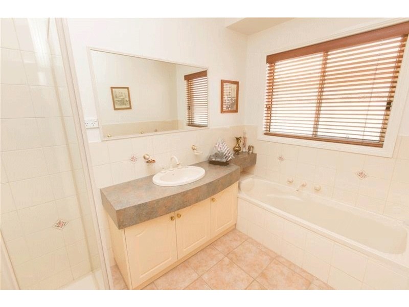 19 Planetree  Drive, Mildura VIC 3500