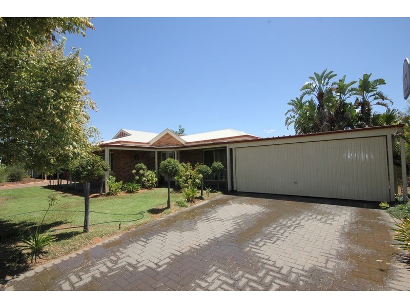 4 Pevensey  Grove, Mildura VIC 3500