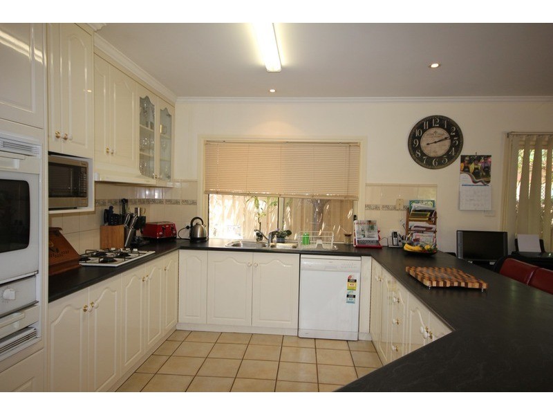 4 Pevensey  Grove, Mildura VIC 3500