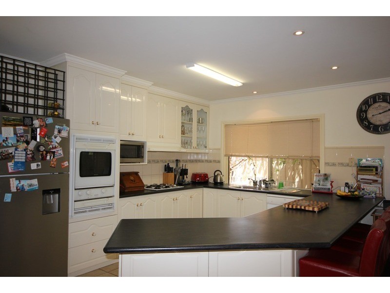 4 Pevensey  Grove, Mildura VIC 3500